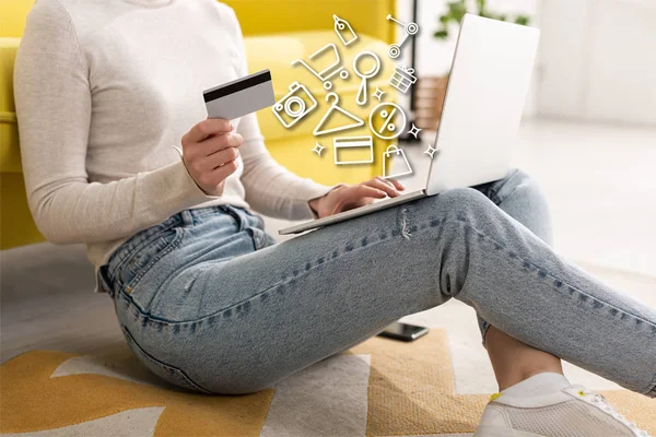 Cropped View Young Woman Holding Credit Card Using Laptop Illustration — 스톡 사진