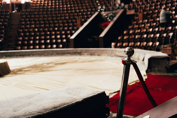 Selektivt Fokus För Entré Och Cirkus Arena Med Amfiteater Bakgrunden — Stockfoto