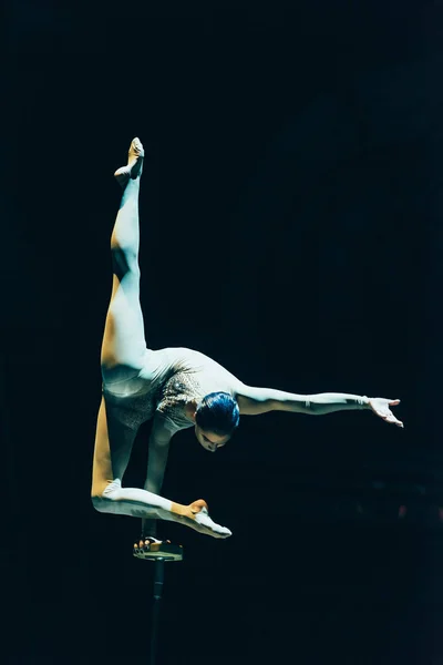 Kyiv Ukraine November 2019 Flexible Acrobat Performing Handstand Circus Isolated — Stock Photo, Image