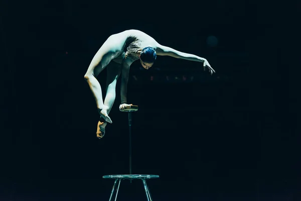 Kyiv Ukraine 1Er Novembre 2019 Acrobate Féminine Équilibre Dans Cirque — Photo