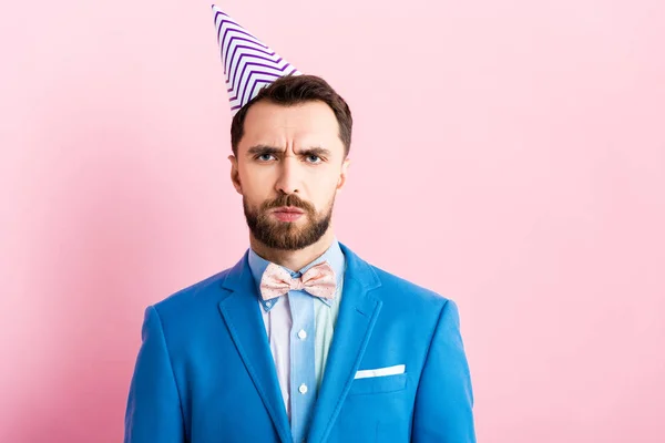 Upset Bearded Man Party Cap Looking Camera Isolated Pink — Stock Photo, Image