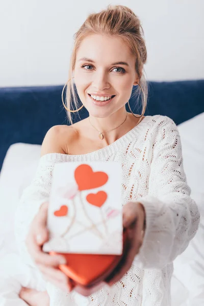 Selective Focus Happy Woman Holding Gift Box Valentine Card Bed — 스톡 사진