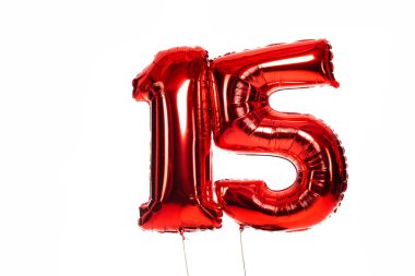 15 numaralı kırmızı balon beyaza izole edildi.