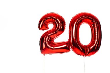 20 numaralı kırmızı balon beyaza izole edildi.
