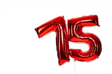 75 numaralı kırmızı balon beyaza izole edildi.