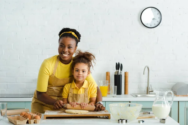 Cute African American Kid Mother Holding Rolling Pin Raw Dough — Stock Photo, Image