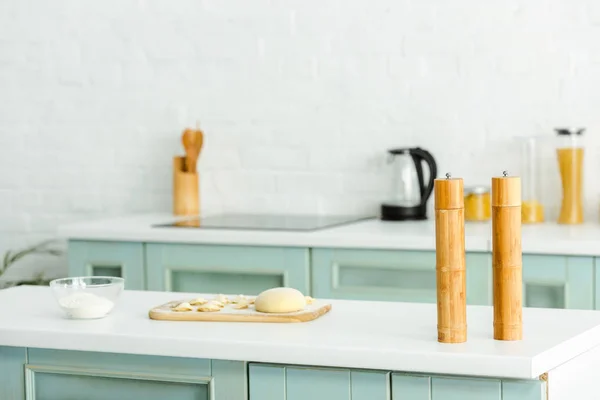 Raw Dumplings Wooden Cutting Board Kitchen — Stock Photo, Image