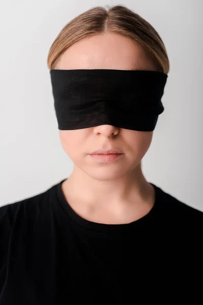 Geblinddoekt Jonge Vrouw Geïsoleerd Wit Mensenrechten Concept — Stockfoto