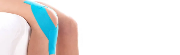 Gesneden Weergave Van Vrouw Met Kinesiologie Tapes Knie Zitten Massage — Stockfoto