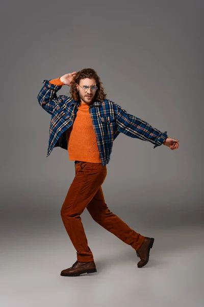 Handsome Man Shirt Trousers Looking Away Grey Background — Stock Photo, Image