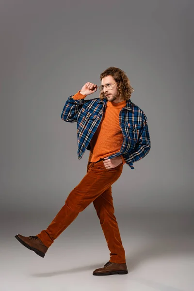 Handsome Man Shirt Trousers Looking Away Grey Background — Stock Photo, Image