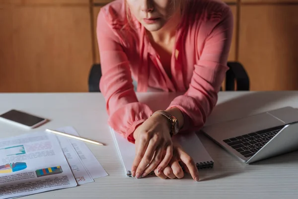 Cropped View Woman Putting Hands Table Office — Stock Photo, Image