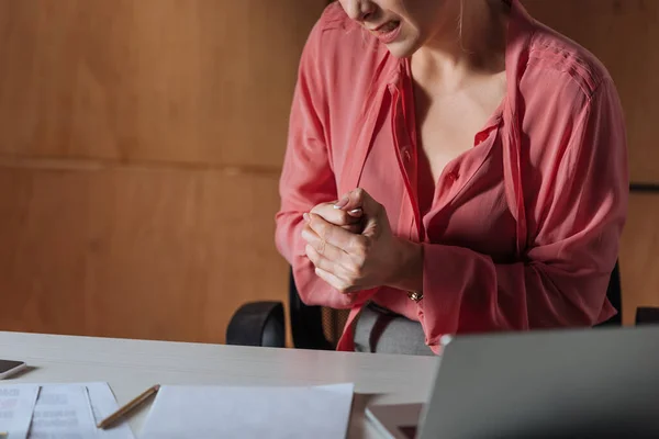 Vista Cortada Mulher Que Sofre Dor Escritório Conceito Assédio Sexual — Fotografia de Stock