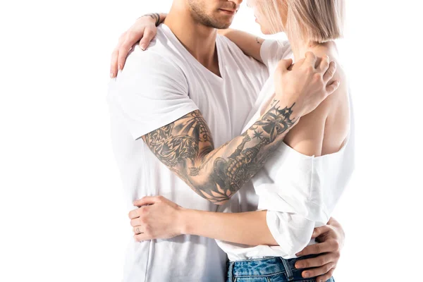 Oříznutý Pohled Sexy Mladé Tetované Pár Objímání Izolované Bílém — Stock fotografie