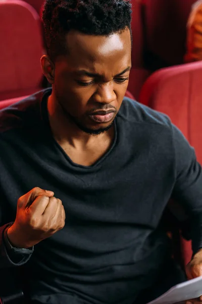 Aggressive African American Actor Reading Scenario Rehearse — Stock Photo, Image