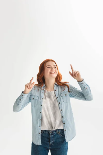 Gelukkig Emotioneel Roodharige Vrouw Tiener Wijzend Omhoog Geïsoleerd Wit — Stockfoto