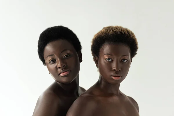 Attractive Naked African American Girlfriends Looking Camera Isolated Grey — Stock Photo, Image