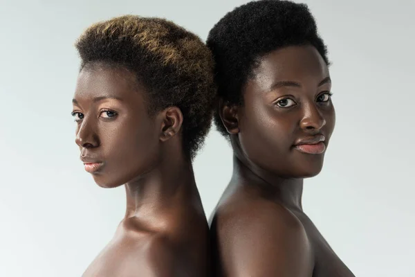 Nue Afro Américaine Copines Debout Dos Dos Isolé Sur Gris — Photo