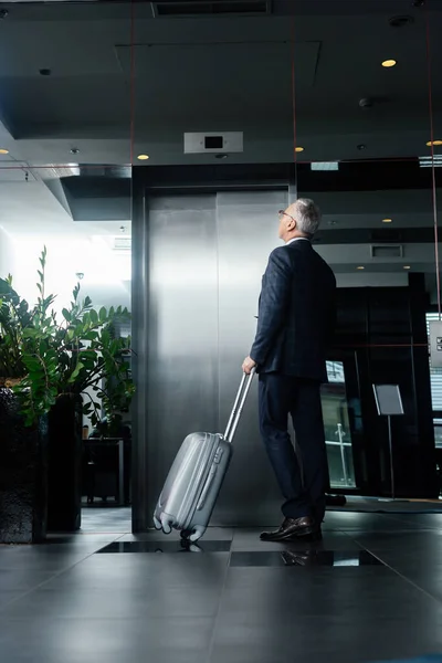 Back View Businessman Travel Bag Standing Elevator — Stock Photo, Image