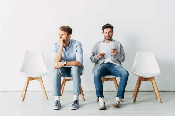 Confident Employee Laptop Sitting Man Resume Office — Stock Photo, Image