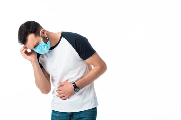 Homem Doente Máscara Médica Tocando Cabeça Isolada Branco — Fotografia de Stock