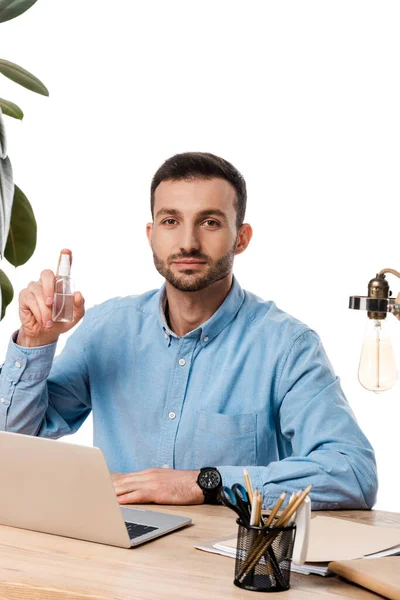 Freelancer Segurando Higienizador Mão Perto Laptop Isolado Branco — Fotografia de Stock