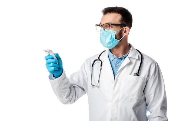 Doctor Medical Mask White Coat Holding Non Contact Pyrometer Isolated — Stock Photo, Image