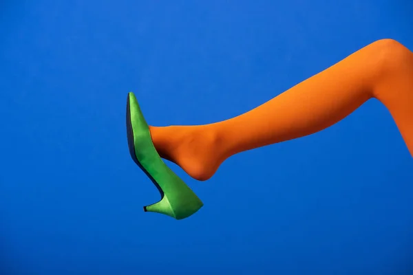 Cropped View Woman Bright Orange Tights Green Shoe Blue — Stock Photo, Image