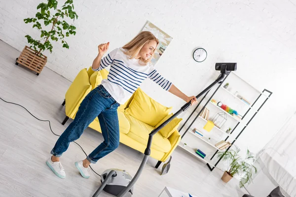 Happy Woman Outstretched Hand Holding Vacuum Cleaner Living Room — Stock Photo, Image