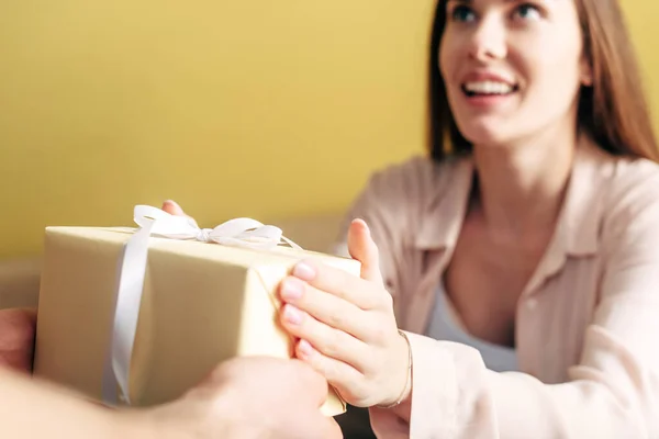 Selective Focus Man Giving Present Happy Girlfriend — Stock Photo, Image
