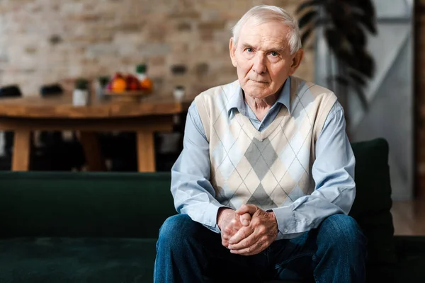 Sad Lonely Senior Man Sitting Sofa Self Isolation — Stock Photo, Image