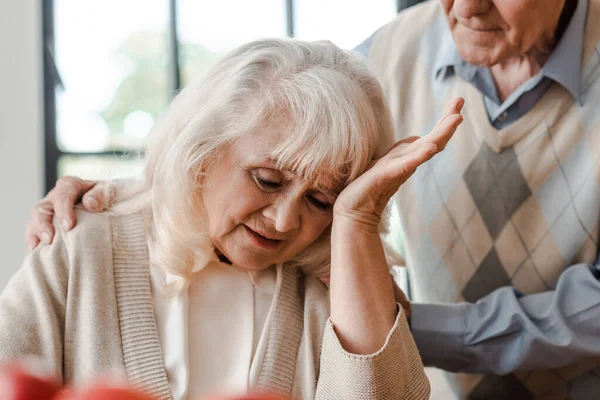 Elderly Wife Having Headache Home Husband Self Isolation — Stock Photo, Image