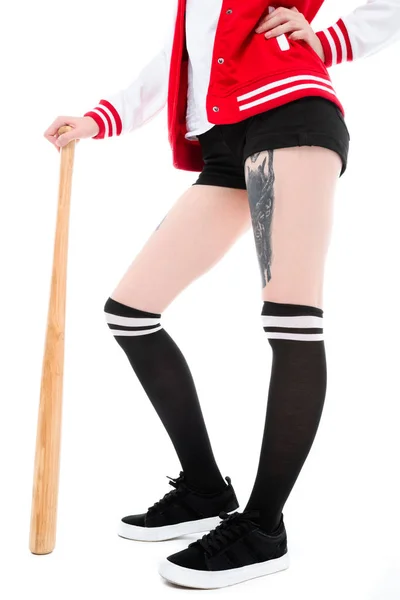 Femme tenant batte de baseball — Photo de stock