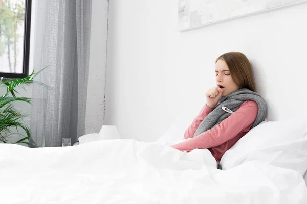 Sick girl with cough — Stock Photo