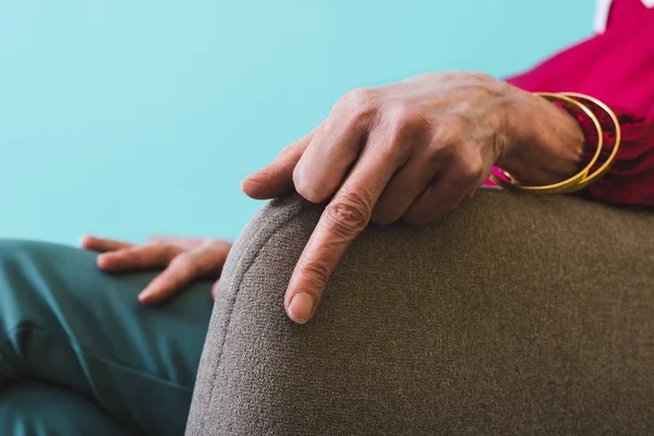 Cropped view of woman showing middle finger — Stock Photo