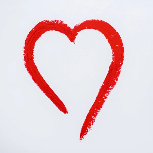 Rot gezeichnetes Herz isoliert auf weiß — Stockfoto