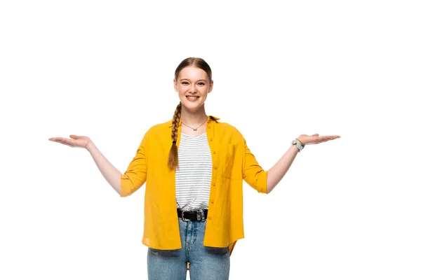 Felice bella ragazza con treccia che punta con le mani da parte isolato su bianco — Foto stock