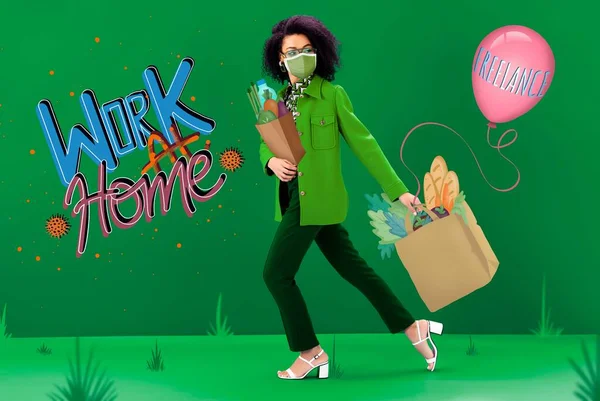 Mujer afroamericana con estilo en máscara médica caminando con bolsas de compras ilustradas sobre fondo verde, trabajo en casa ilustración - foto de stock