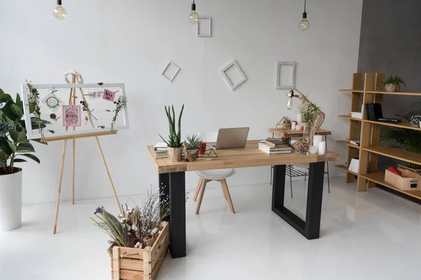 Florist workplace in office — Stock Photo, Image