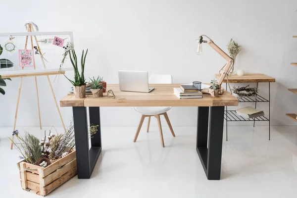 Çiçekçi işyeri ofis