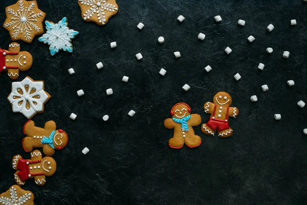 Ev yapımı gingerbreads ve marshmallow — Stok fotoğraf