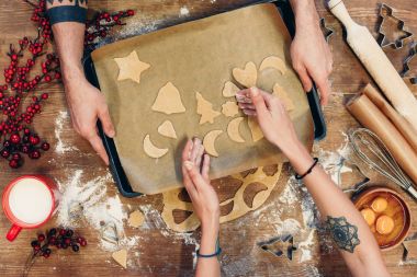 kagit üzerinde Noel kurabiyeleri