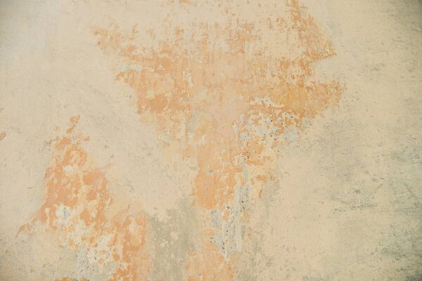 Царапины на стене
