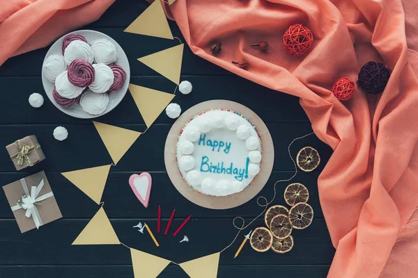 Bolo de aniversário — Fotografia de Stock