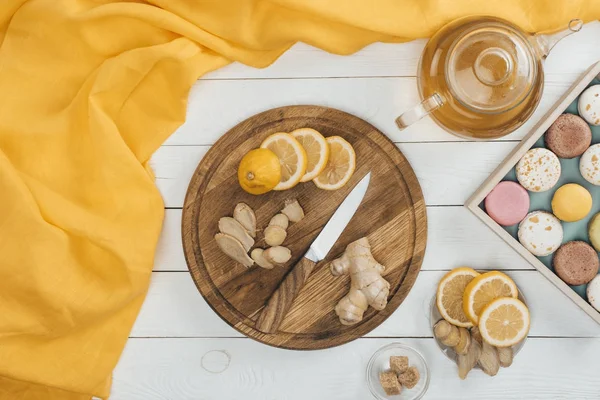 Sliced lemon and ginger — Stock Photo, Image