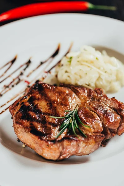 Close View Gourmet Juicy Grilled Steak Rosemary Plate — Stock Photo, Image