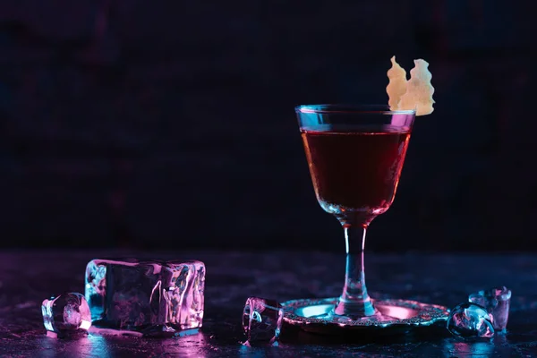 Vue Rapprochée Verre Avec Cocktail Alcool Sazerac — Photo