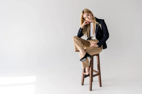 Attractive Young Blonde Woman Stylish Clothes Sitting Stool Looking Camera — Stock Photo, Image