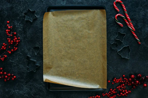 Baking tray and cookie cutters — Stock Photo