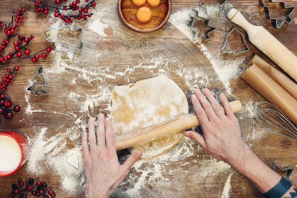 Пряникове тісто для різдвяного печива — стокове фото